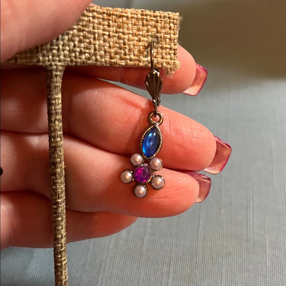 Gun metal floral dangle earrings, blue and purple - Picture 7 of 7